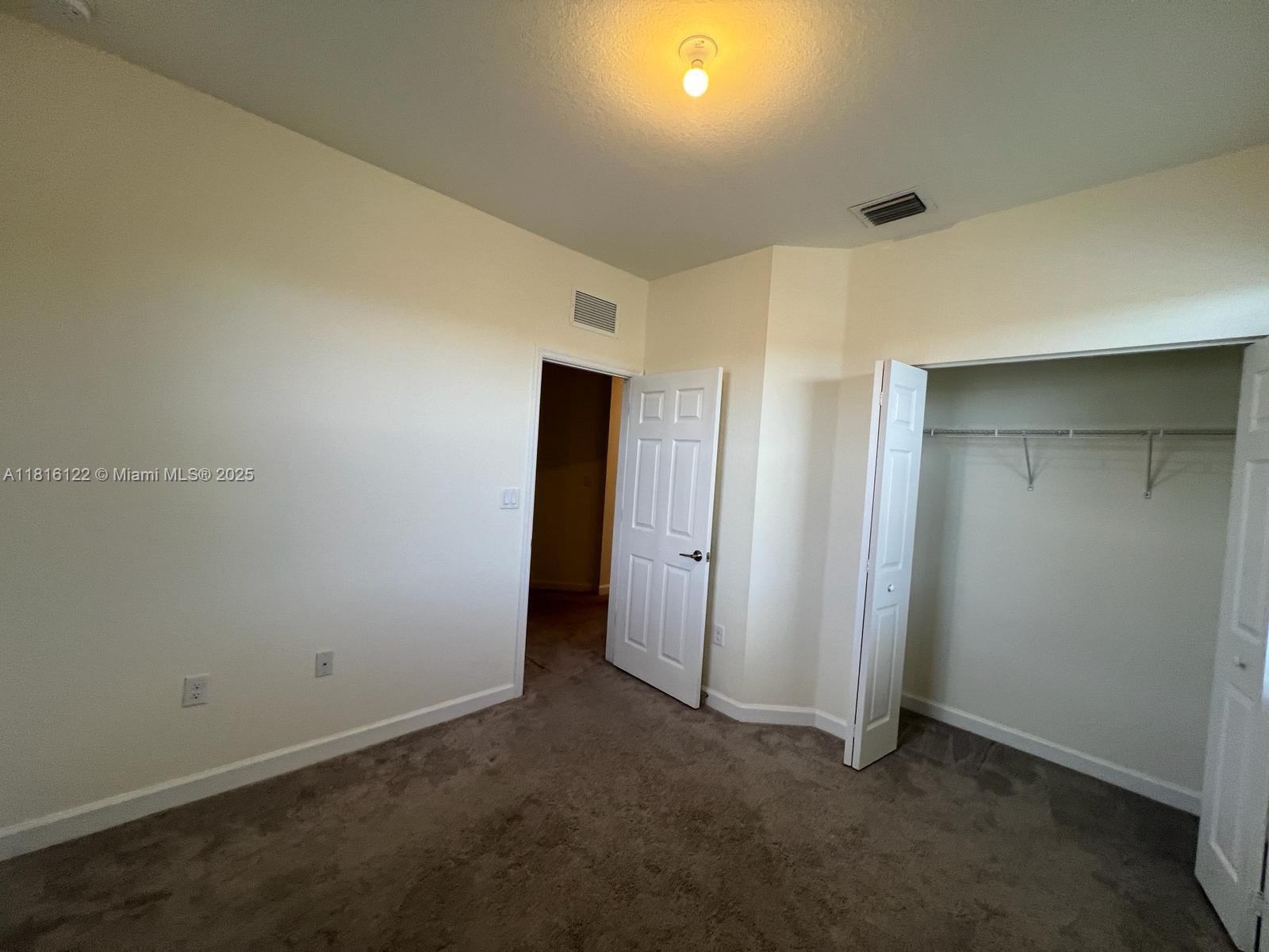 AQUABELLA NORTH REPLAT - Residential Lease