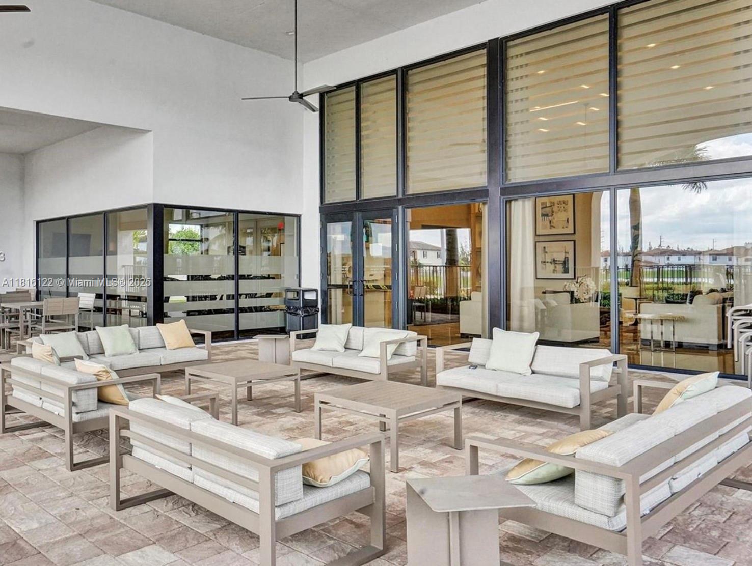 AQUABELLA NORTH REPLAT - Residential Lease