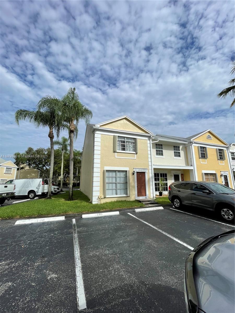 Great location of Cooper City, very quiet neighborhood family friendly! Great price for this unit! Make an appt to view today, fresh coat of painting and has washer and drier in unit. Half bath downstairs for guests. Great location! Preview today and get make this unit yours.