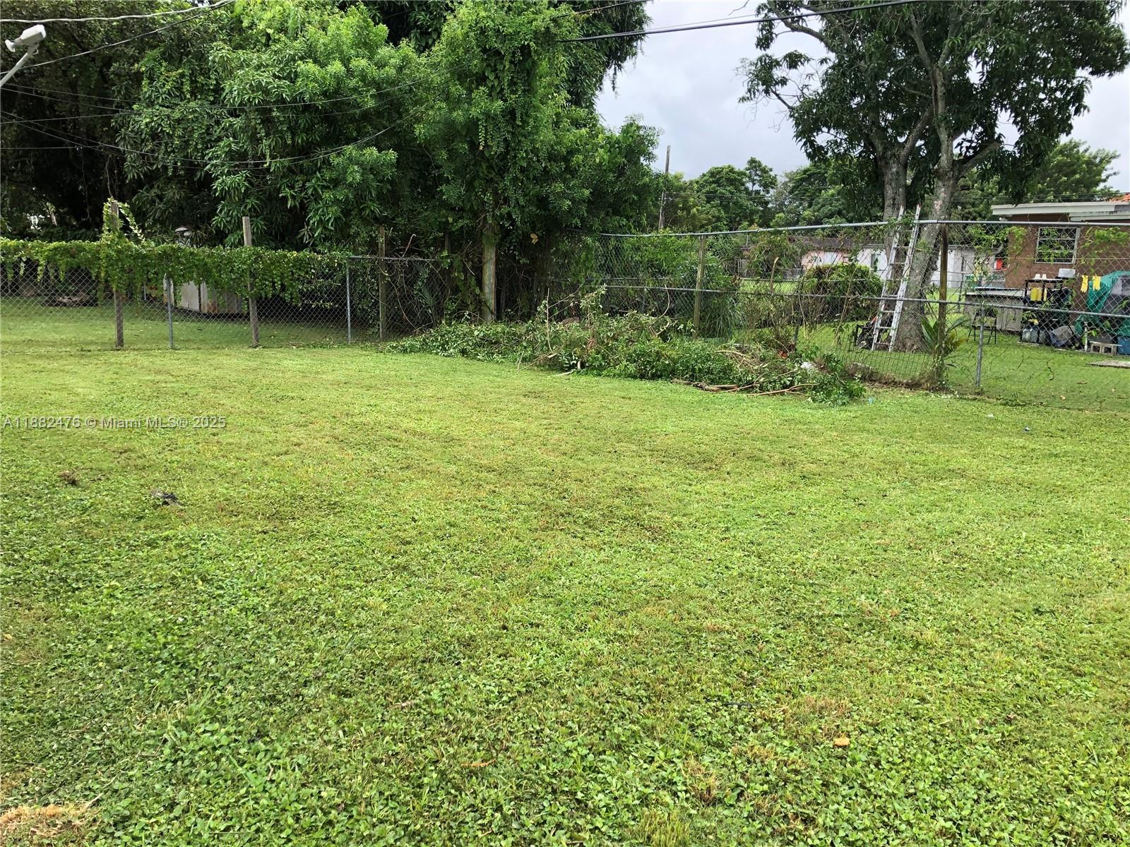 DIXIE HEIGHTS GARDEN - Residential