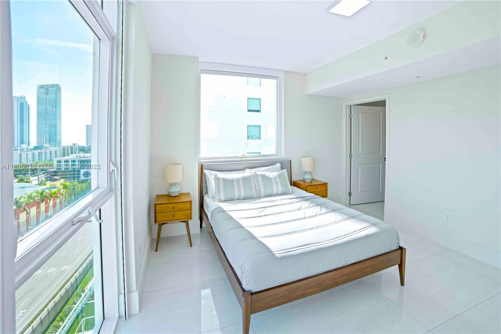 400 SUNNY ISLES CONDO WES - Residential