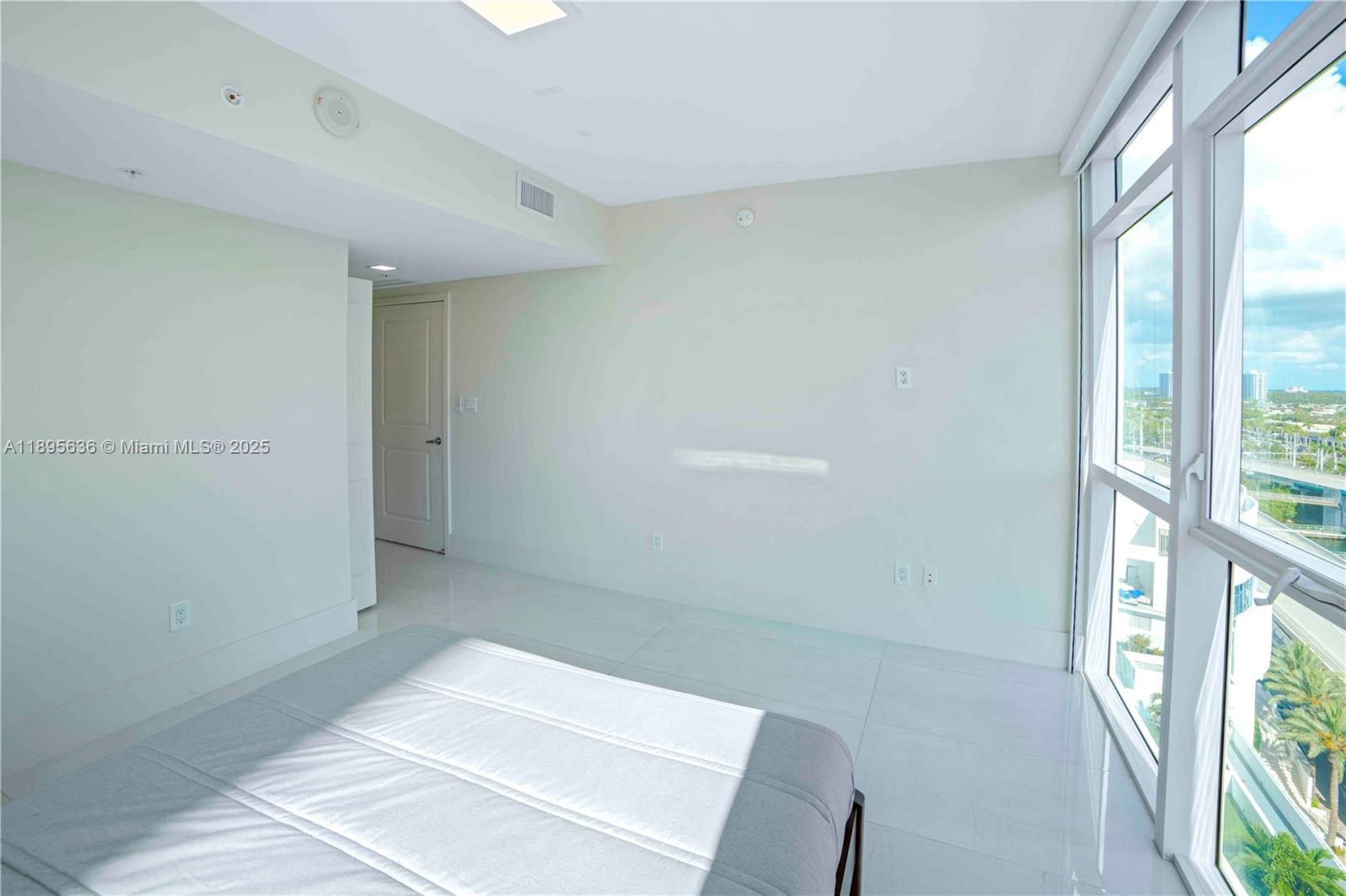 400 SUNNY ISLES CONDO WES - Residential