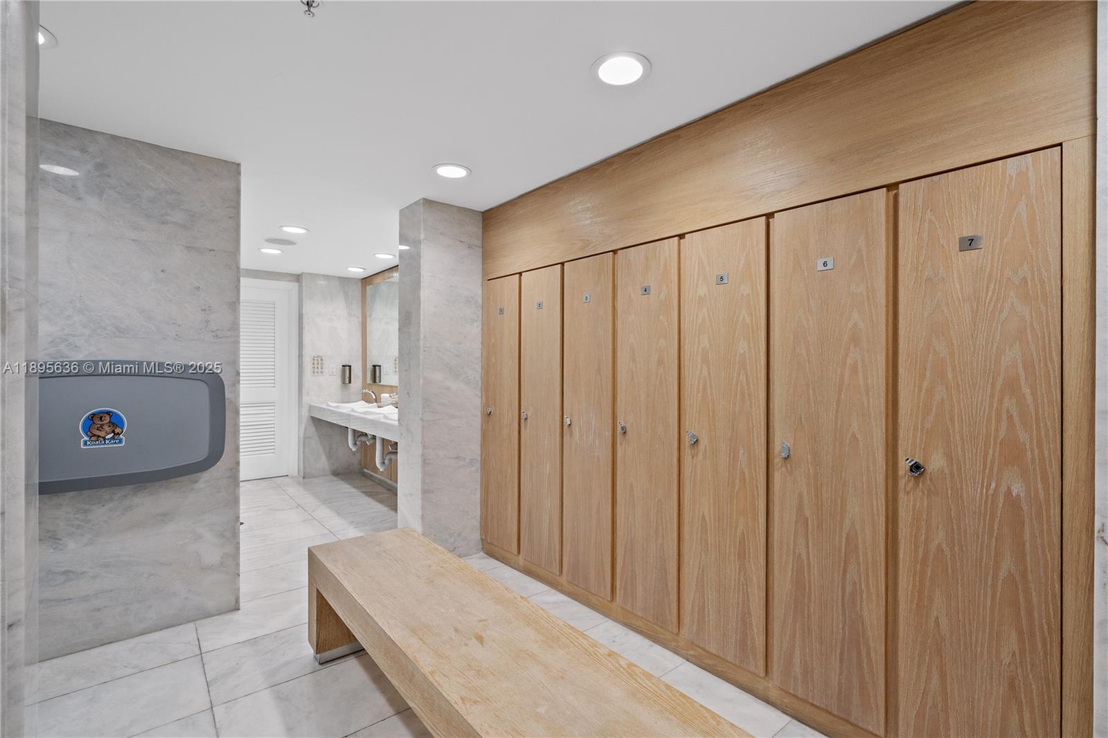 400 SUNNY ISLES CONDO WES - Residential