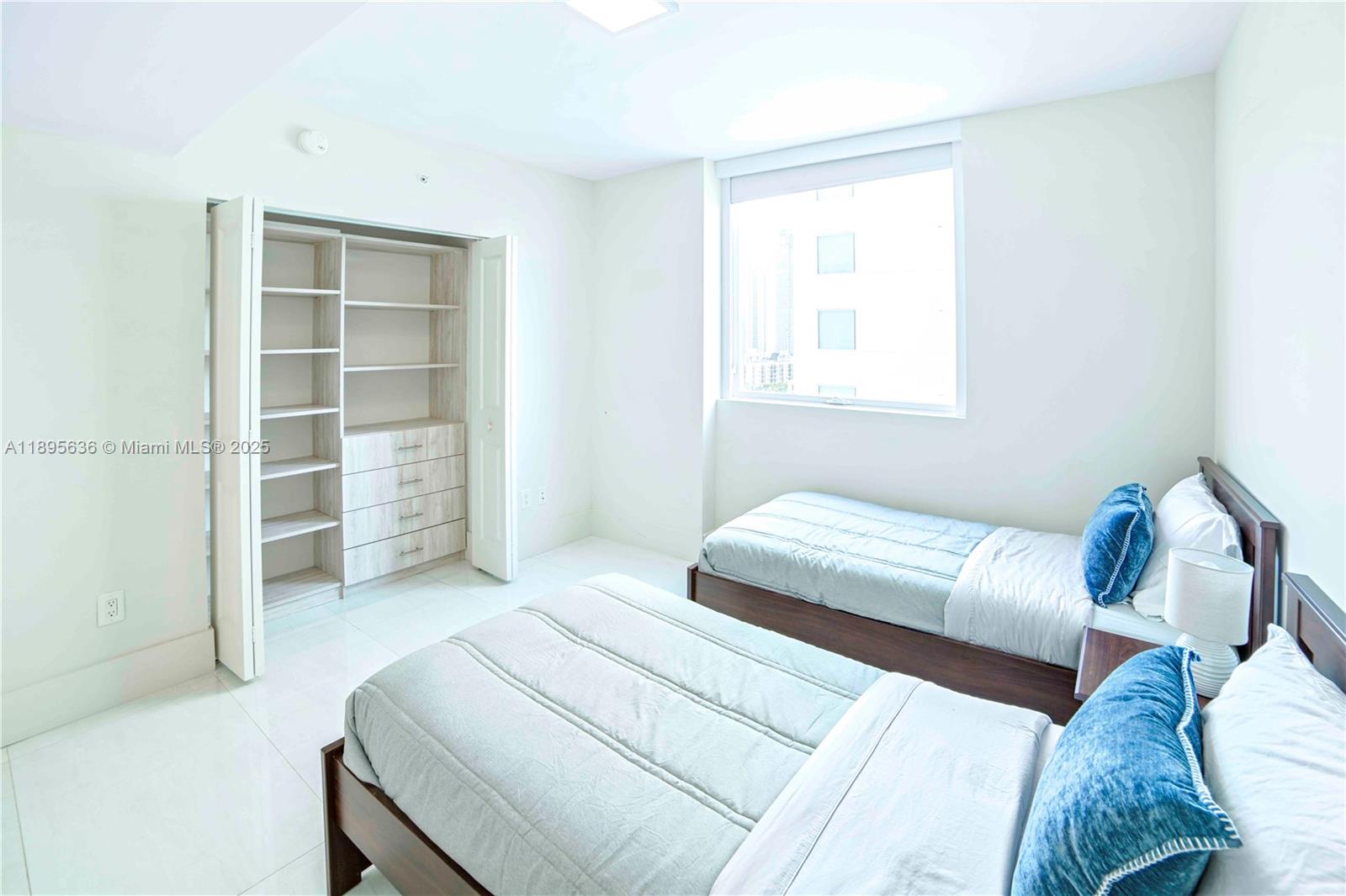 400 SUNNY ISLES CONDO WES - Residential