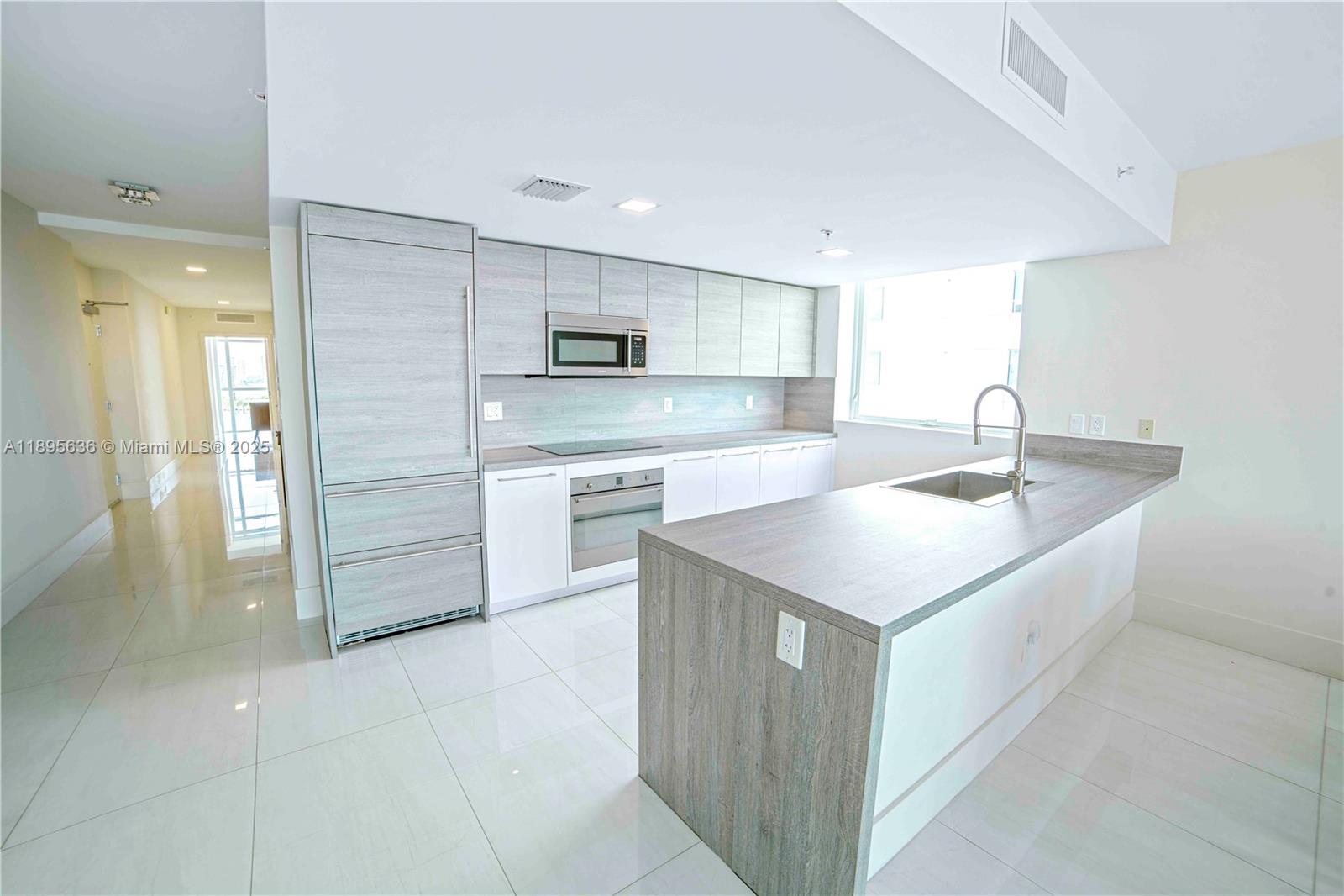 400 SUNNY ISLES CONDO WES - Residential