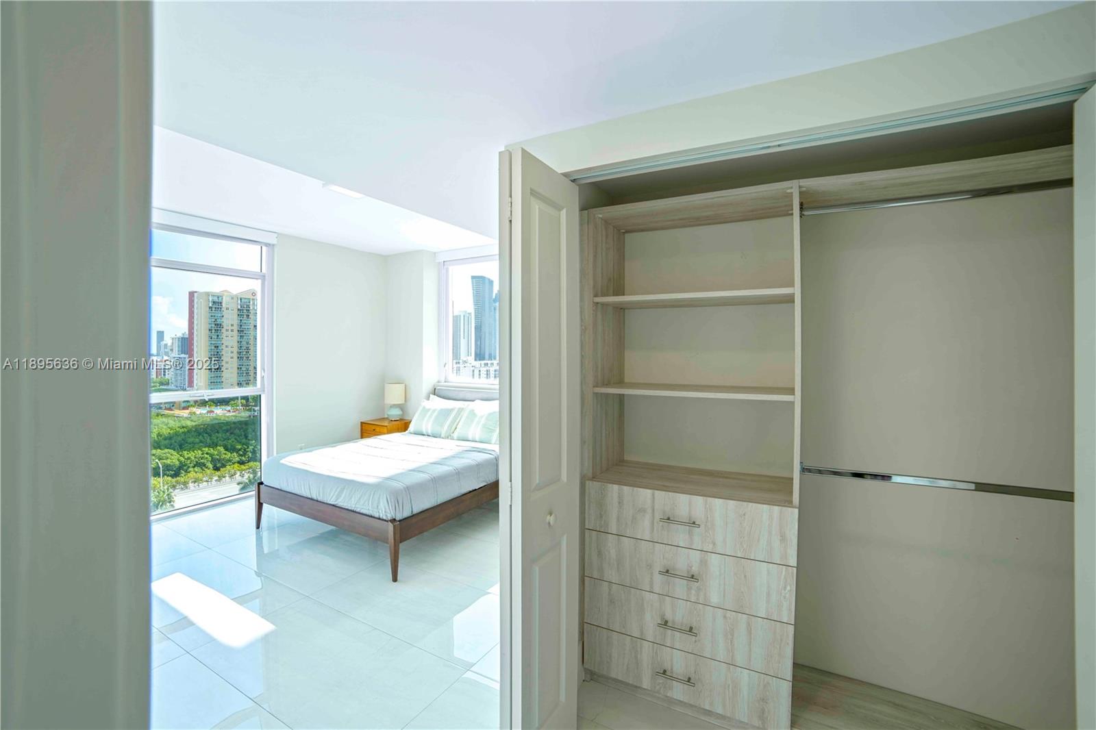 400 SUNNY ISLES CONDO WES - Residential