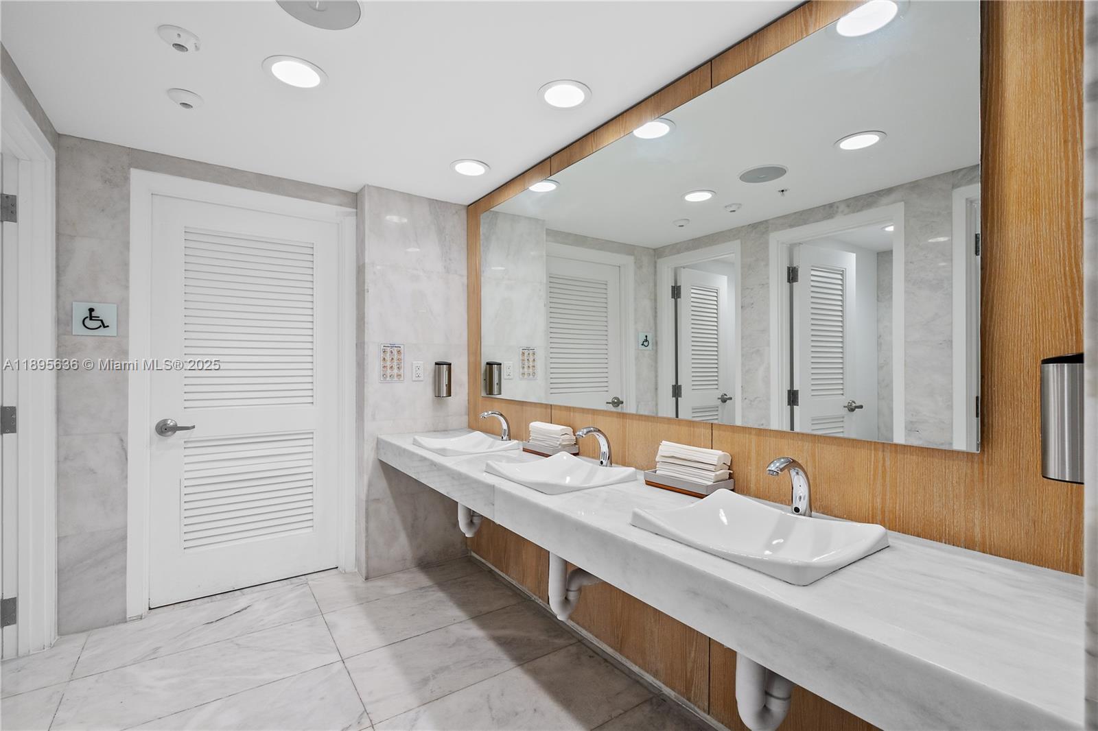400 SUNNY ISLES CONDO WES - Residential