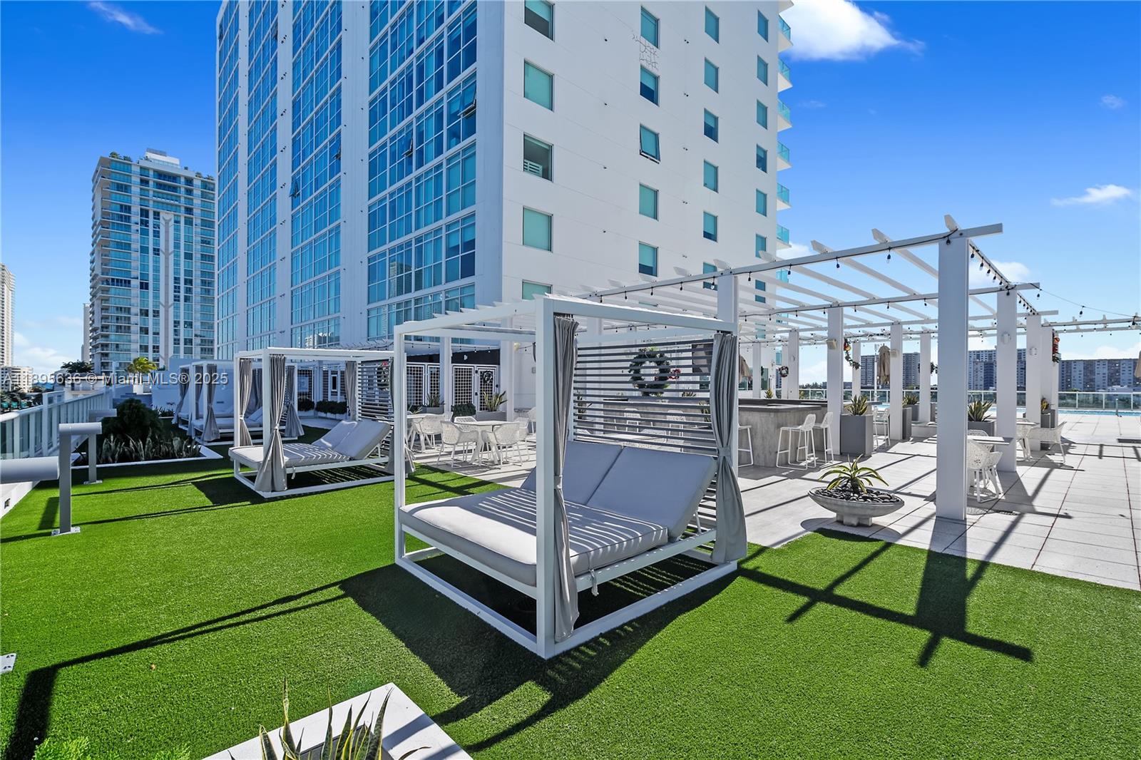 400 SUNNY ISLES CONDO WES - Residential