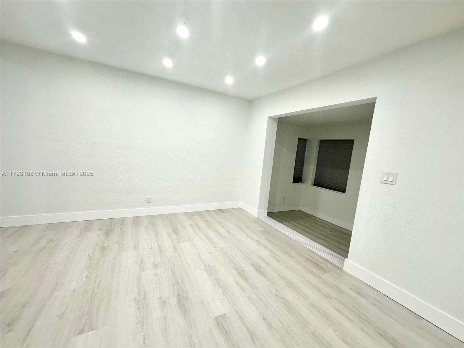 TOWN OF MODELO (DANIA) B- - Residential