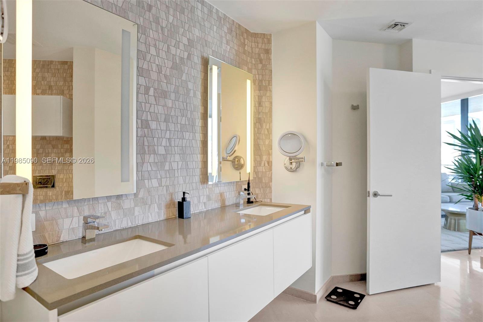 RISE CONDO - Residential Lease