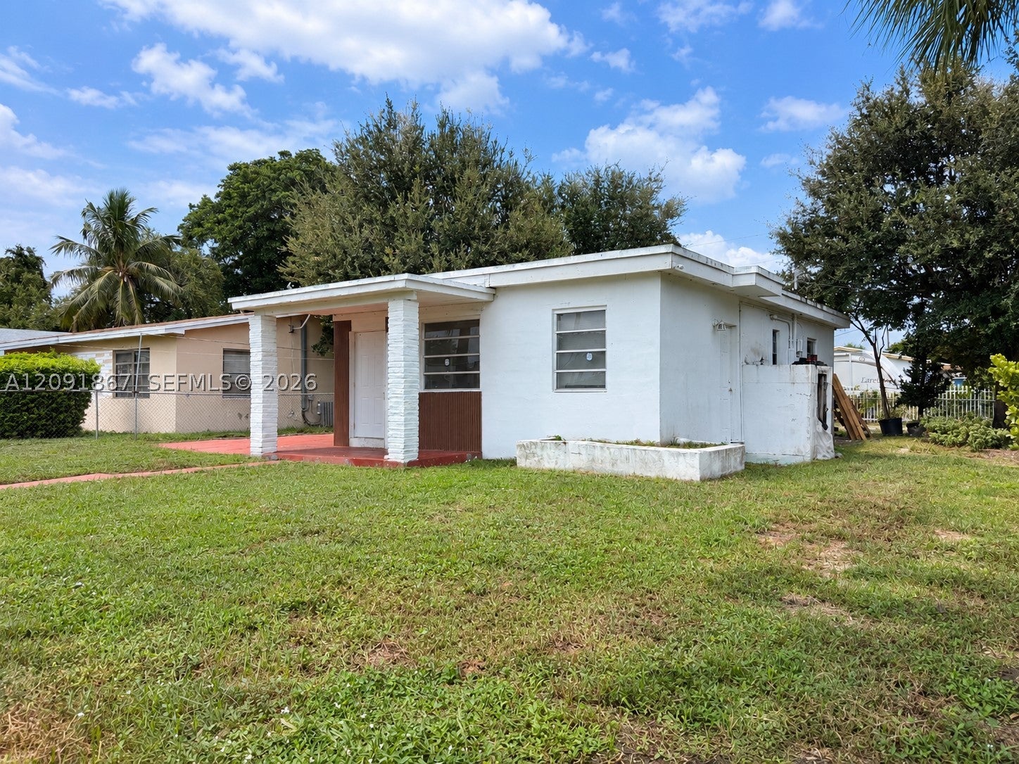 1525 NE 154th St 1525