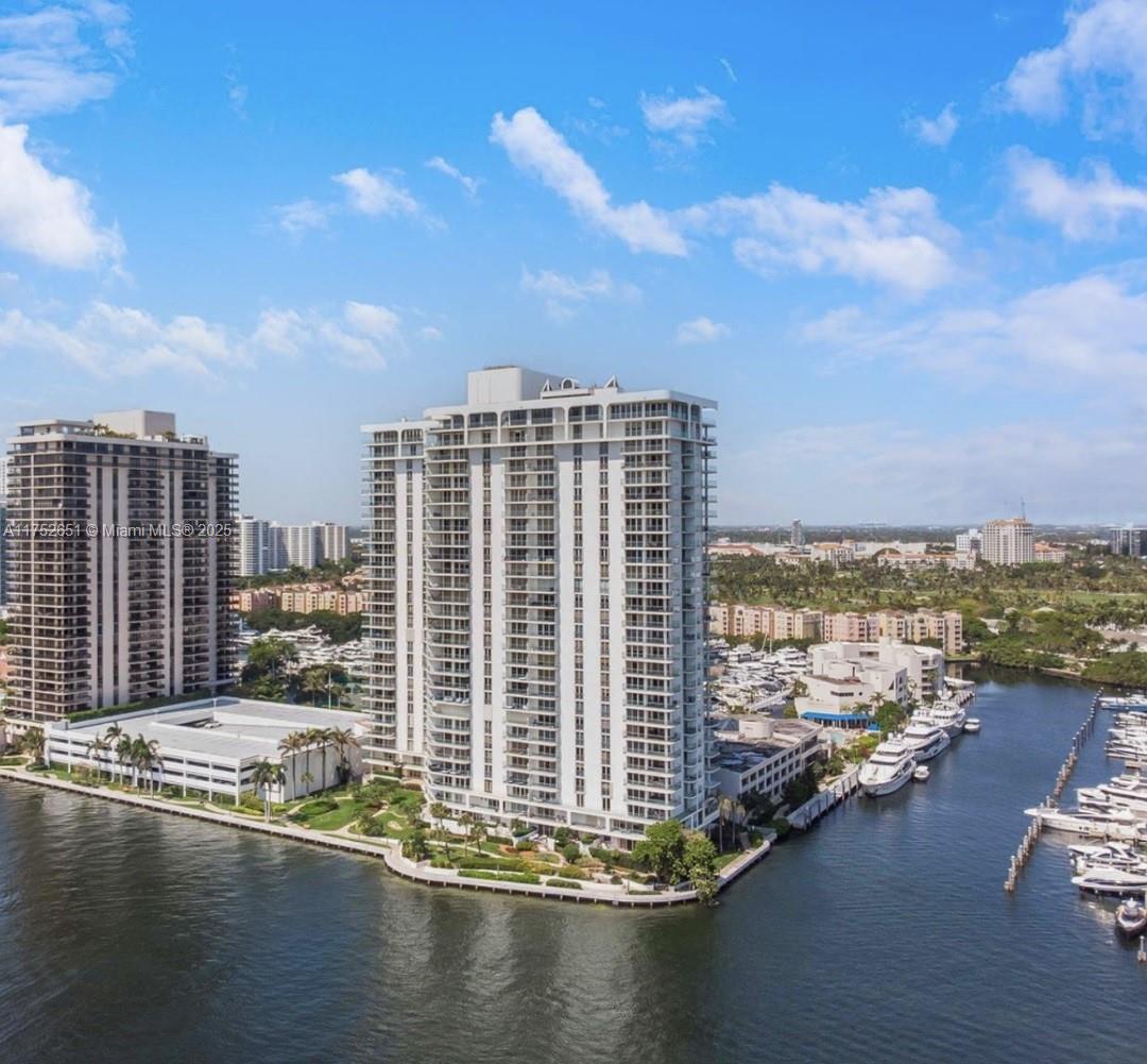 Property for Sale at 19707 Turnberry Way 21D, Aventura, Miami-Dade County, Florida - Bedrooms: 2 
Bathrooms: 2  - $917,000