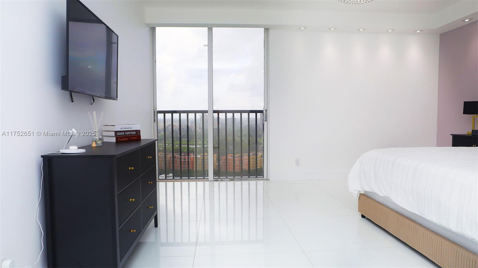 TURNBERRY ISLE CONDO - Residential