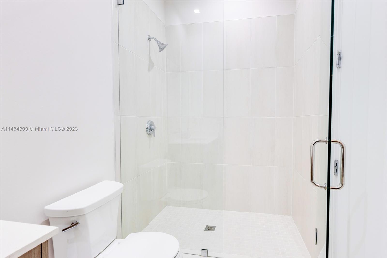 DOWNTOWN DORAL SOUTH PHAS - Residential