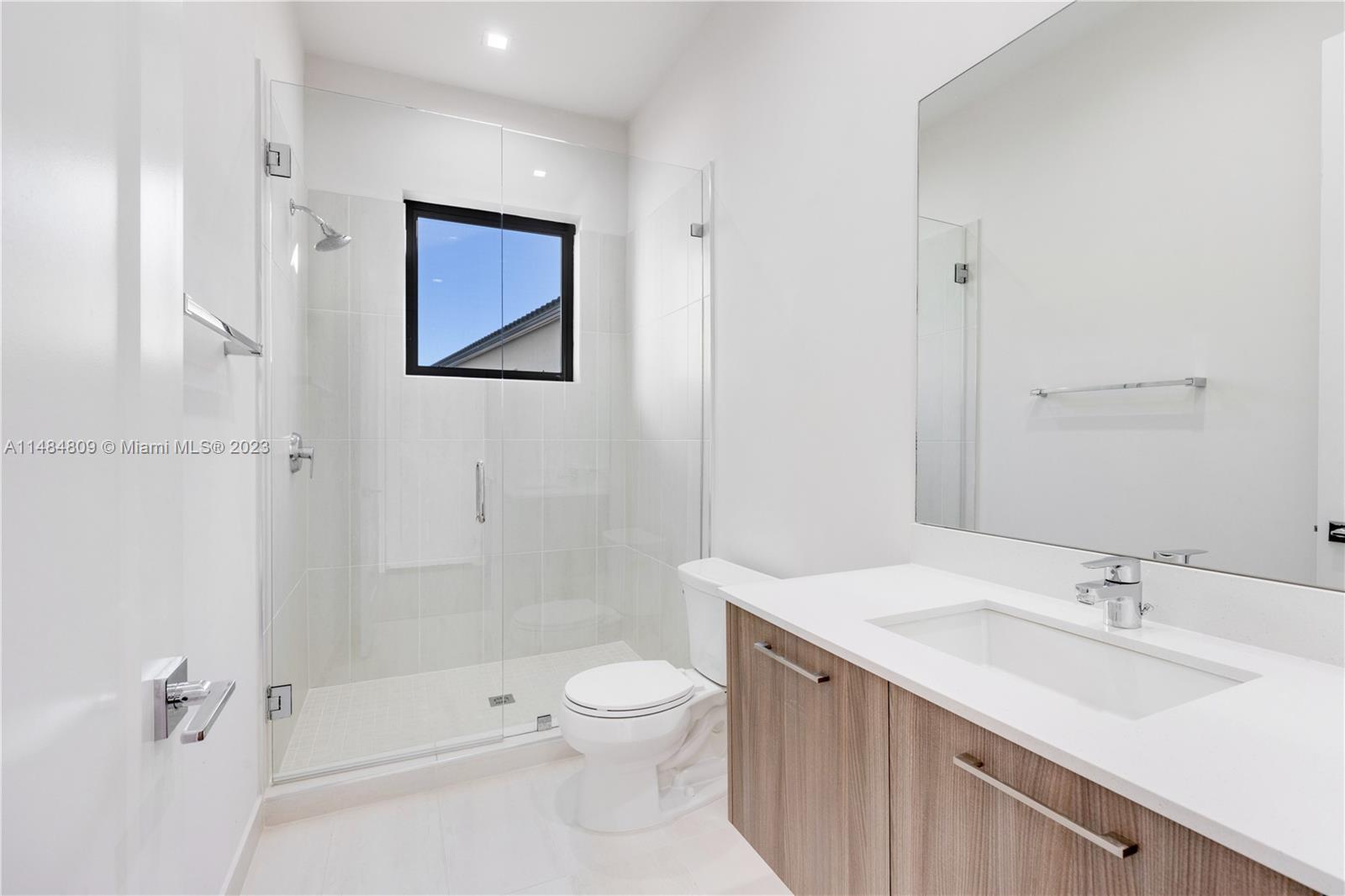 DOWNTOWN DORAL SOUTH PHAS - Residential