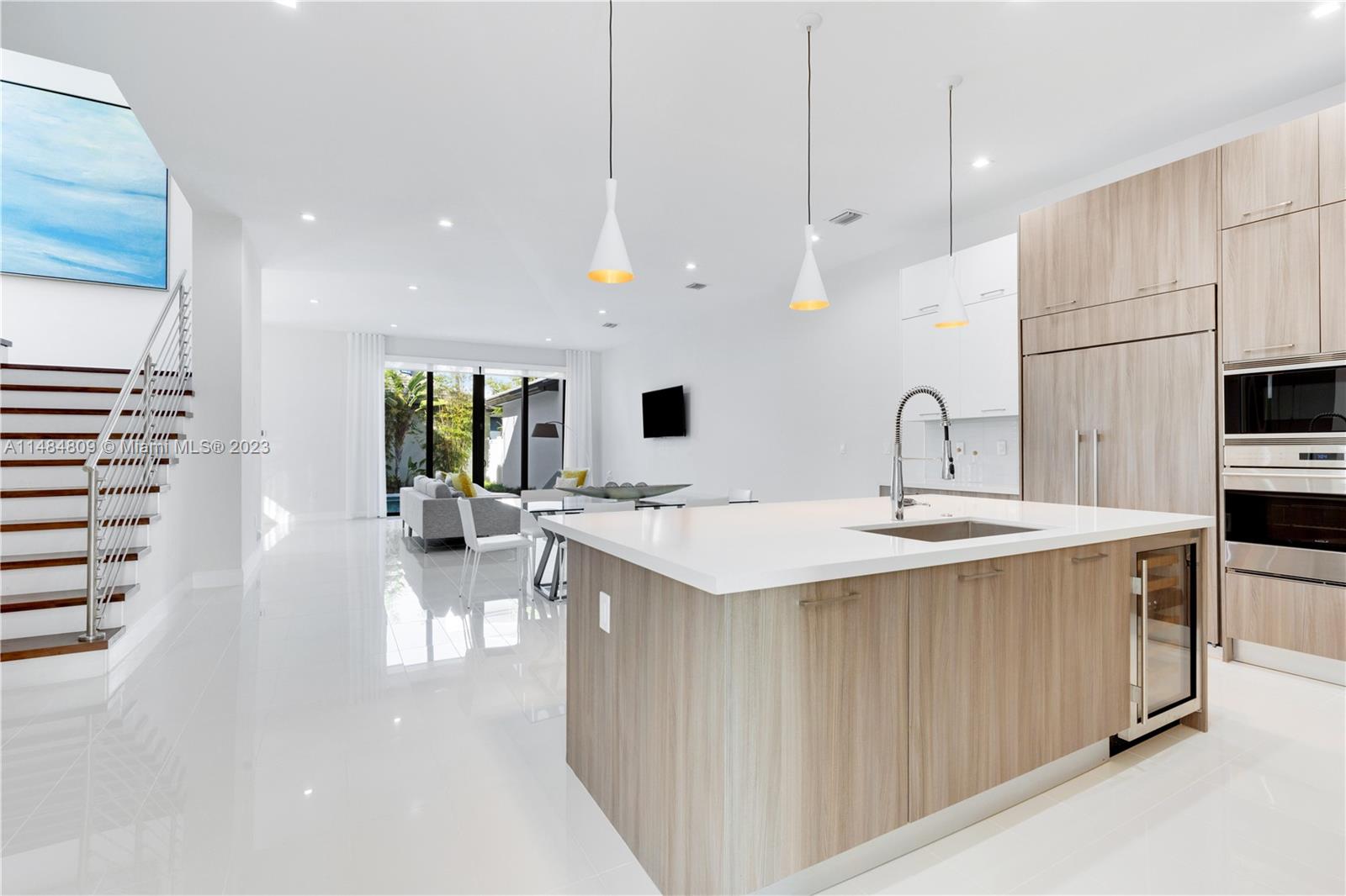 DOWNTOWN DORAL SOUTH PHAS - Residential