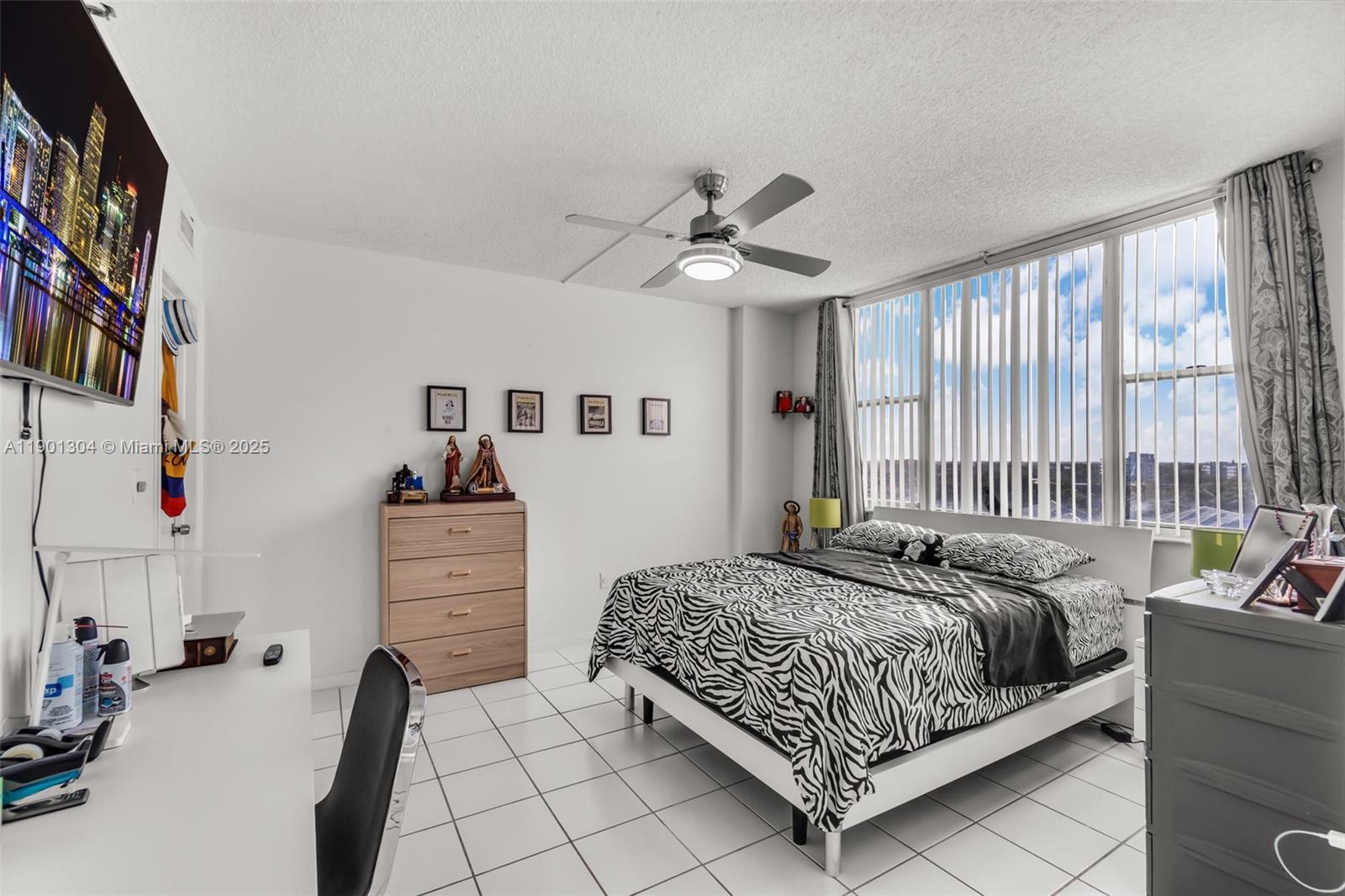 HILLCREST EAST NO 26 COND - Residential