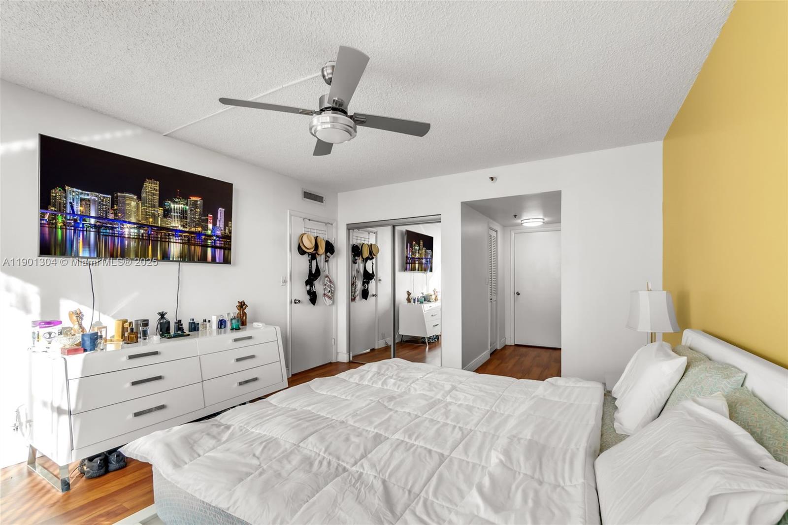 HILLCREST EAST NO 26 COND - Residential