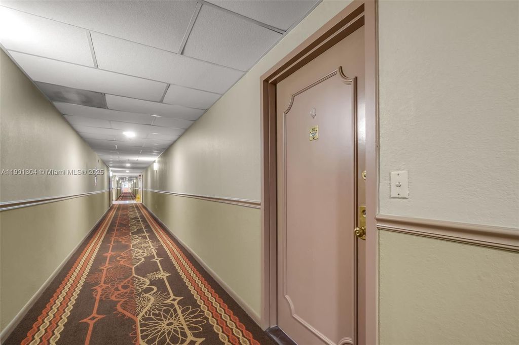 Photo of 4001 Hillcrest Dr #812, Hollywood, FL 33021 (MLS # A11901304)