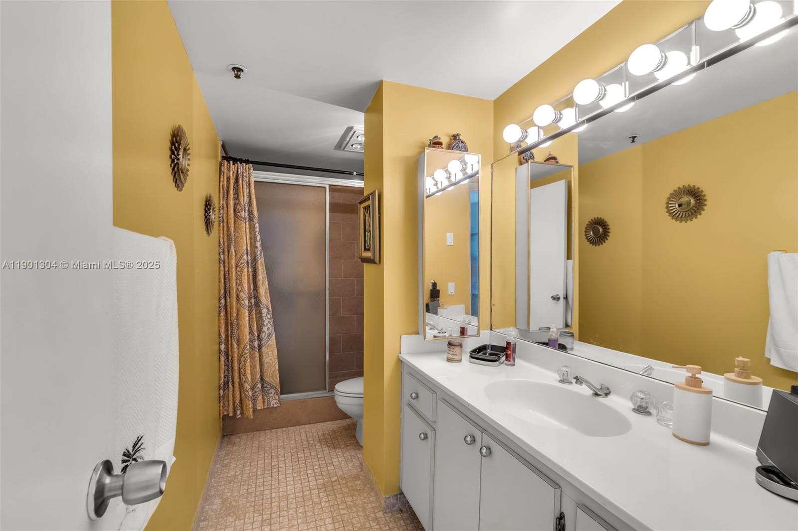 HILLCREST EAST NO 26 COND - Residential