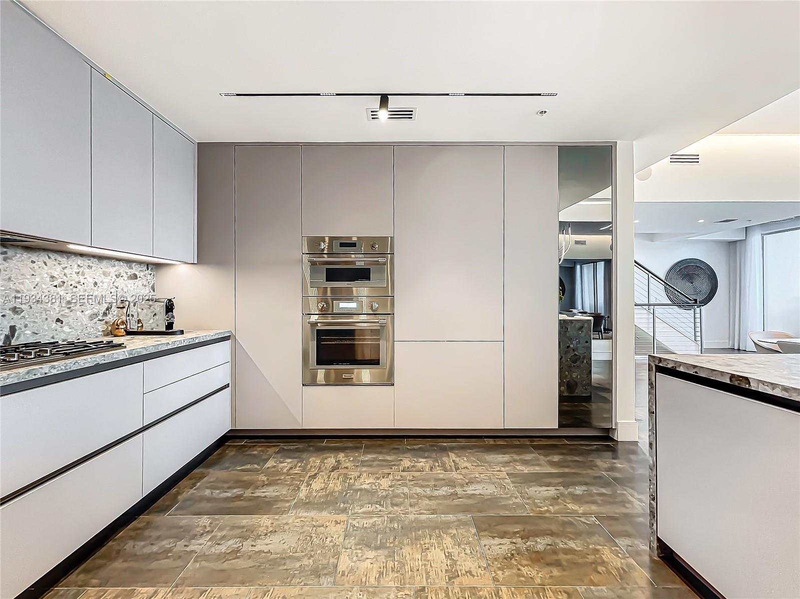 VILLAS OF POSITANO CONDO - Residential