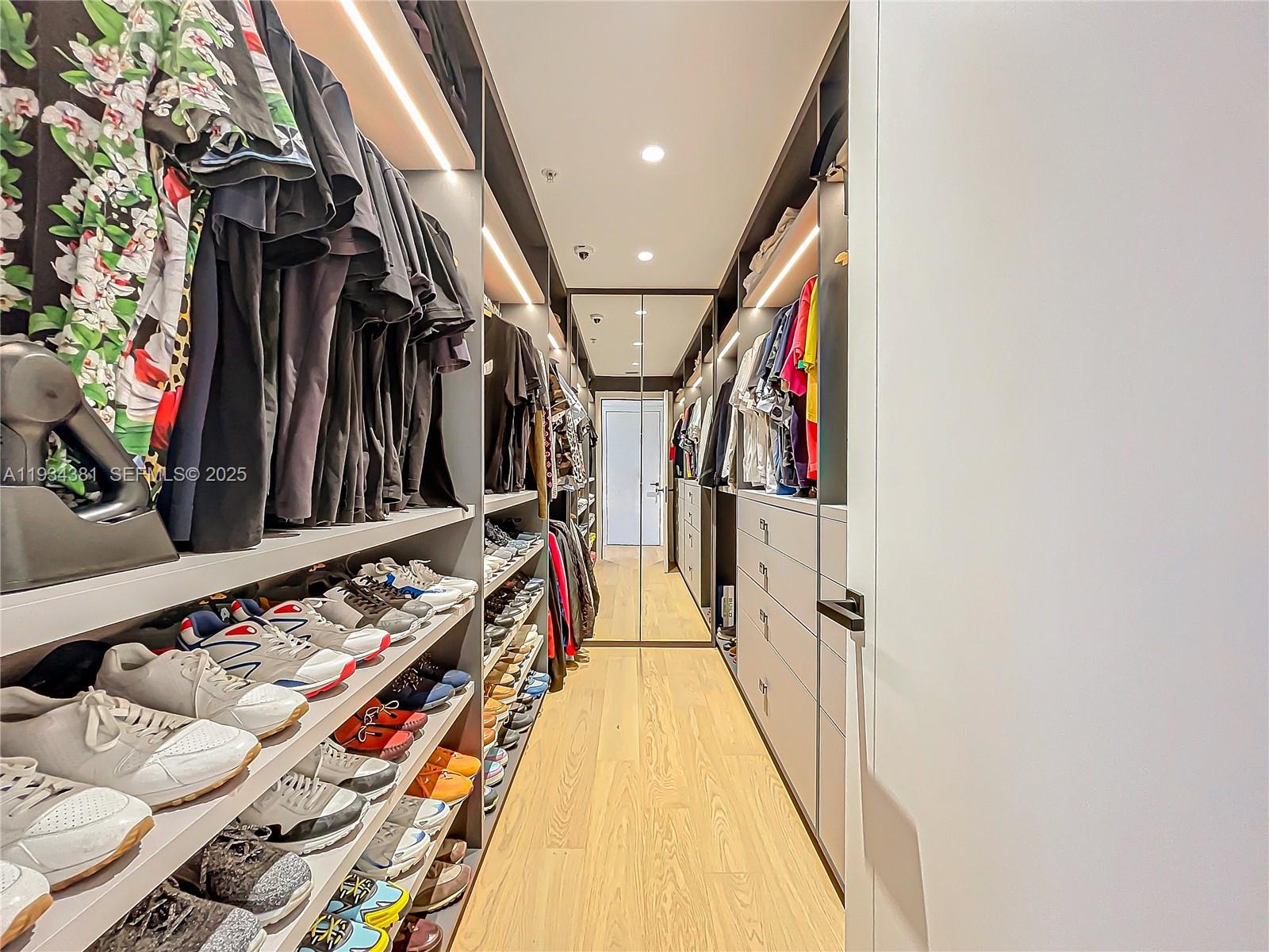 VILLAS OF POSITANO CONDO - Residential