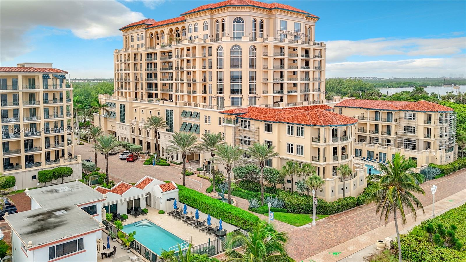 VILLAS OF POSITANO CONDO - Residential