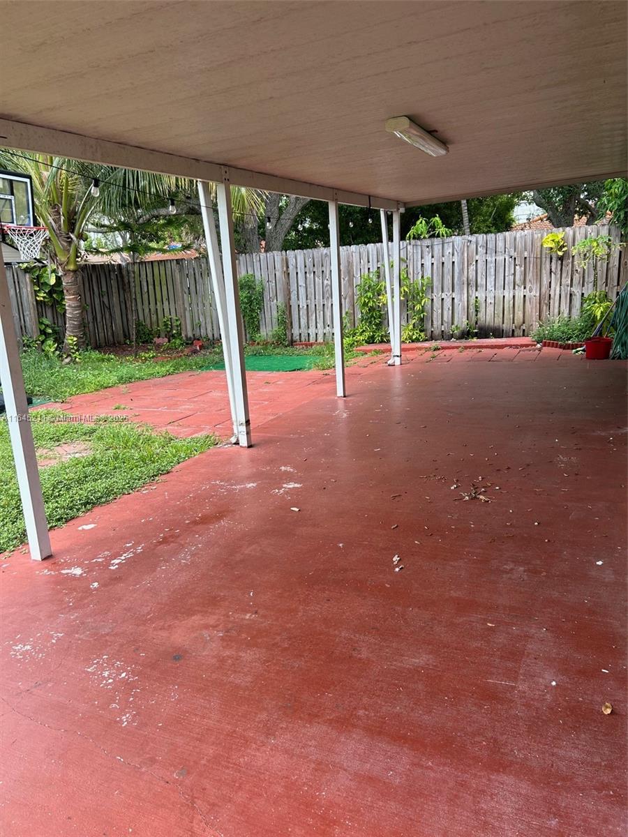 LAKES ON THE GREEN NORTH - Residential