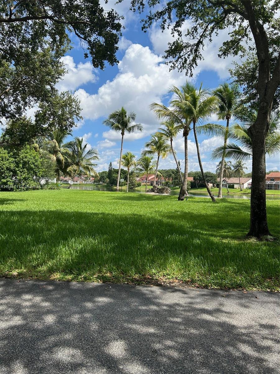 LAKES ON THE GREEN NORTH - Residential
