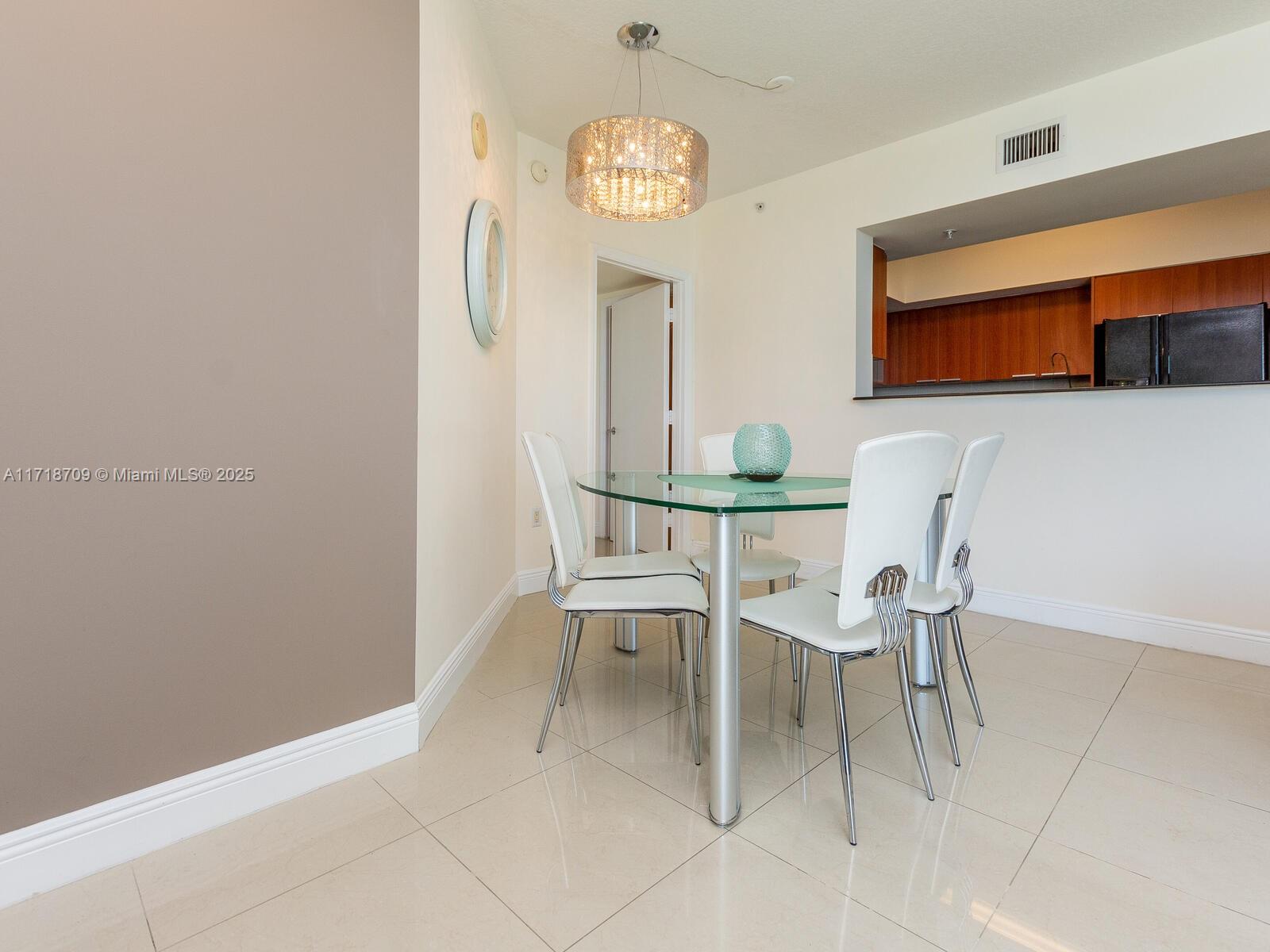 LA PERLA CONDO - Residential