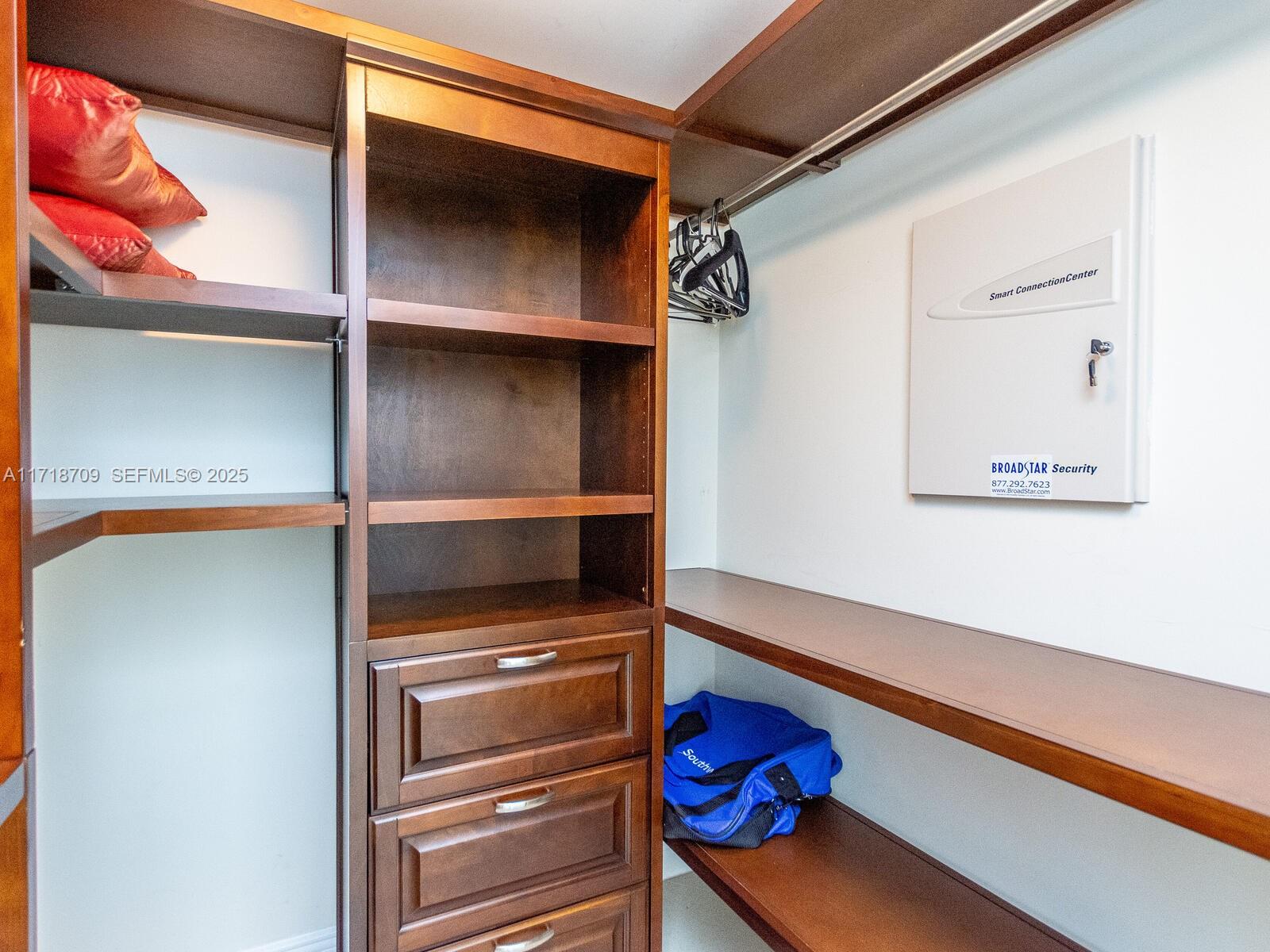 LA PERLA CONDO - Residential