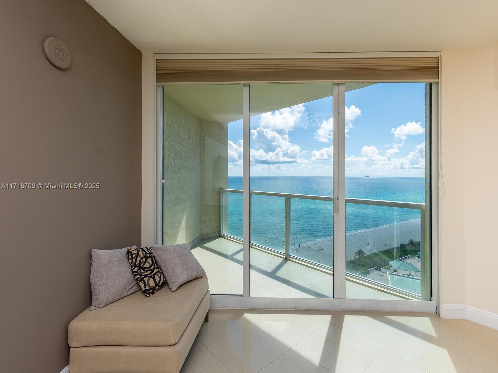 LA PERLA CONDO - Residential