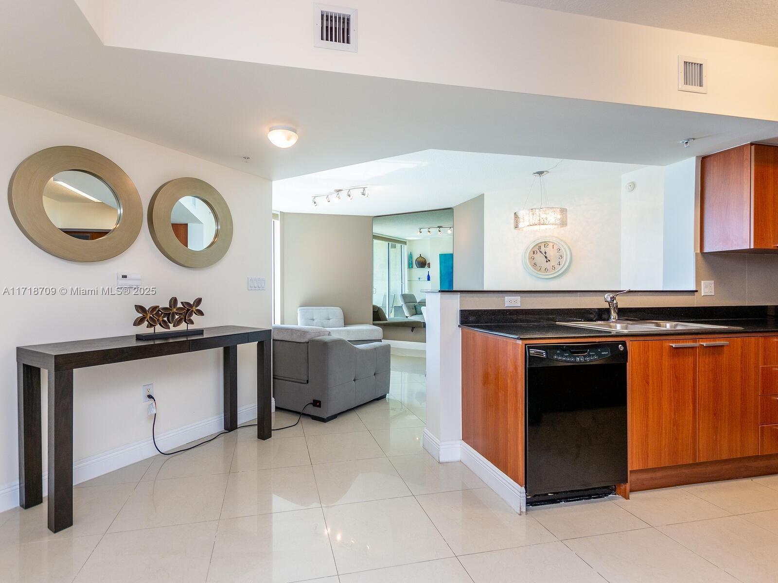 LA PERLA CONDO - Residential