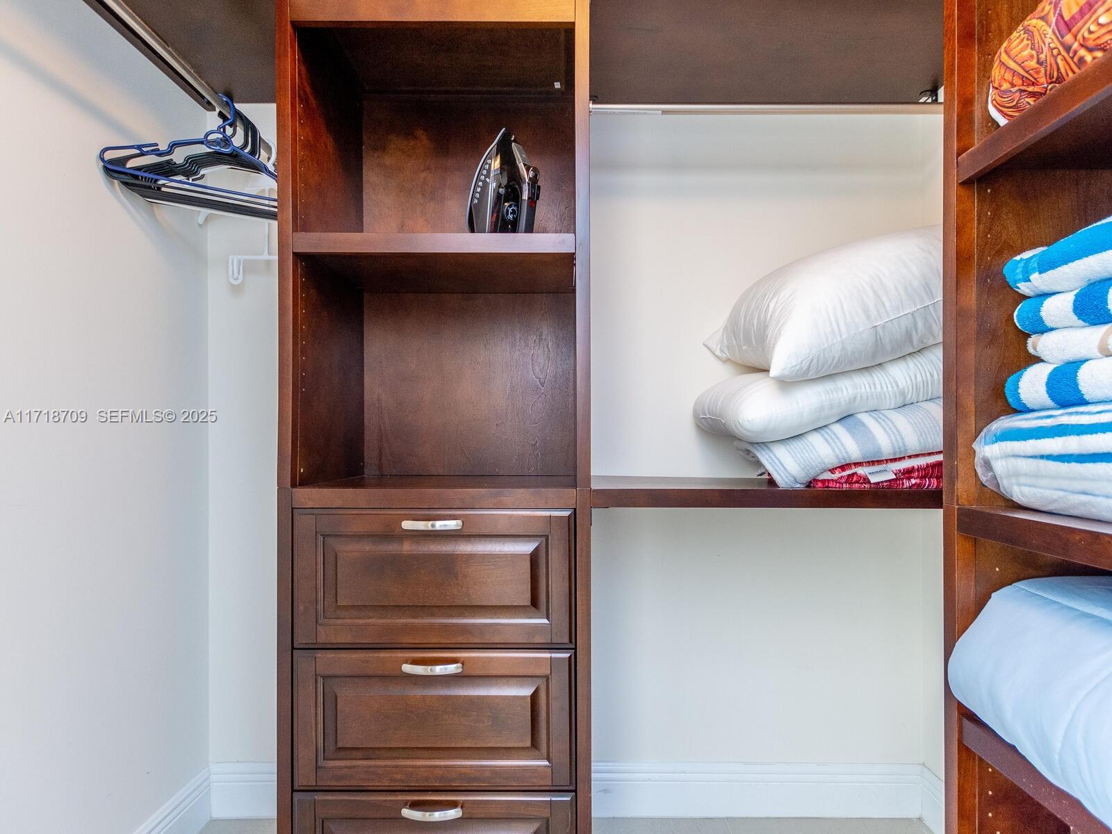 LA PERLA CONDO - Residential