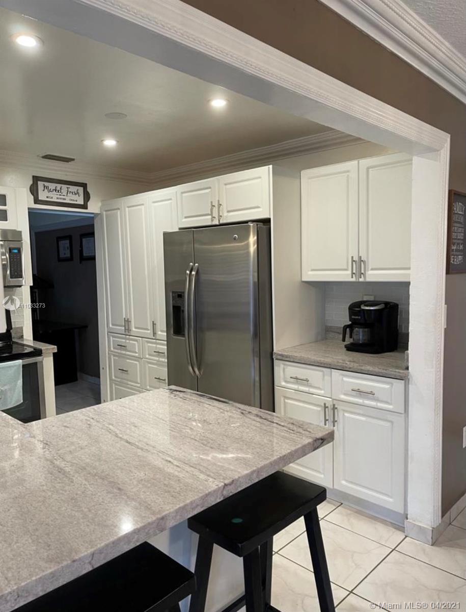 LENA MANOR - Residential