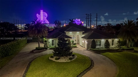 Photo of 5202 S Sterling Ranch Cir, Davie, FL 33314 (MLS # A12104938)
