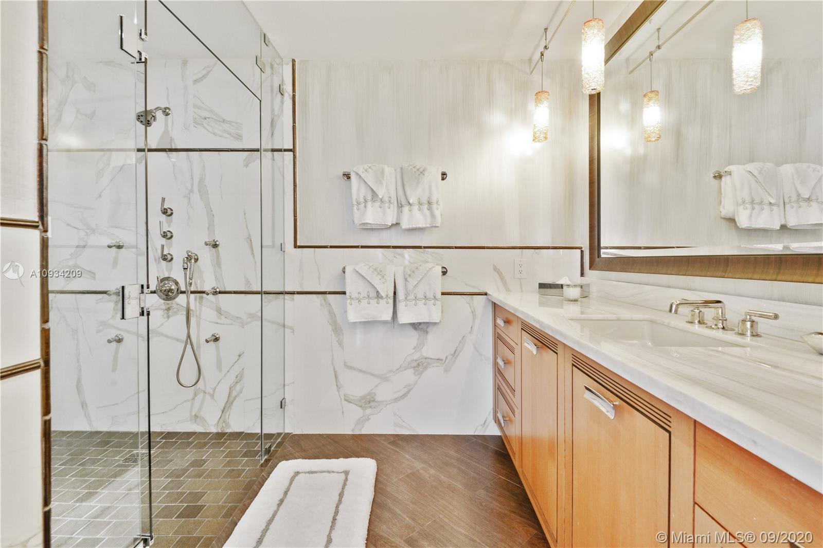 BAYVIEW FISHER ISLAND - Residential