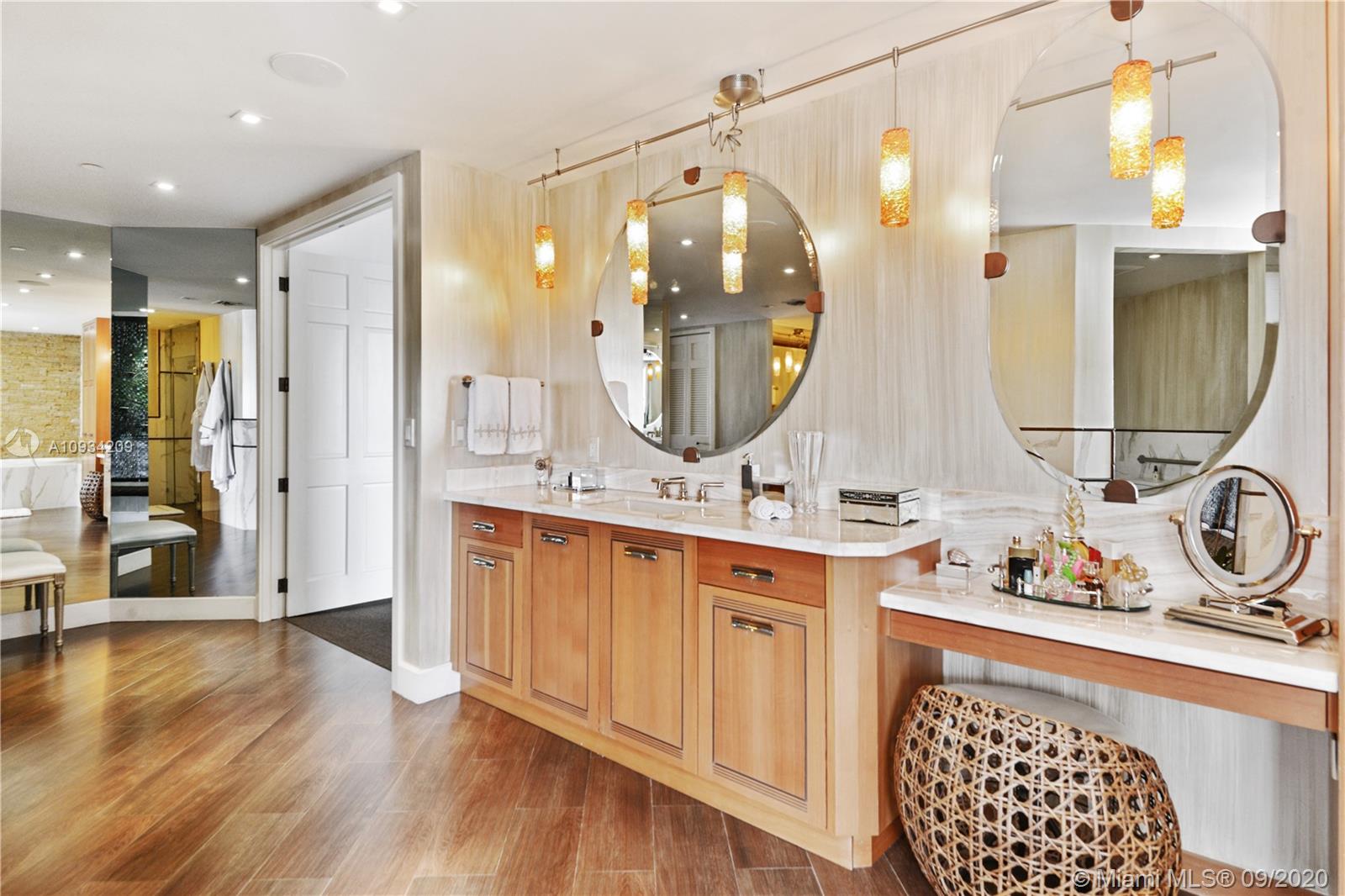 BAYVIEW FISHER ISLAND - Residential