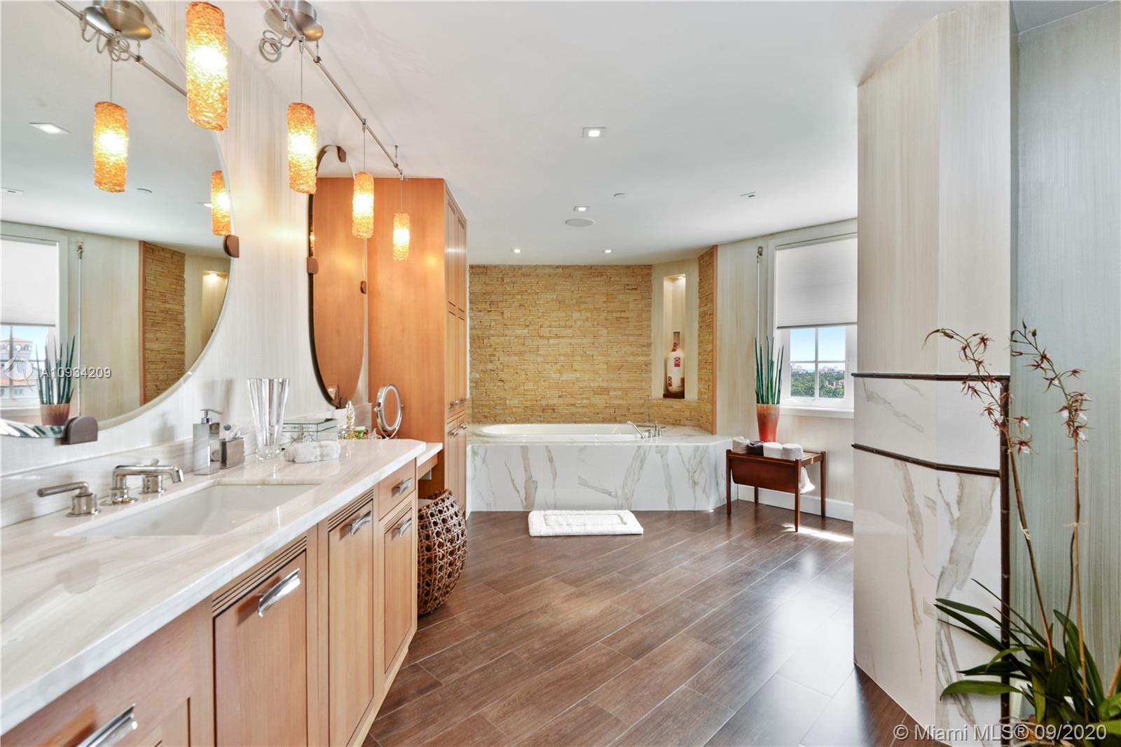 BAYVIEW FISHER ISLAND - Residential