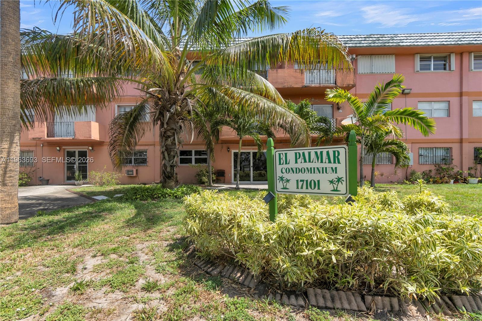 EL PALMAR CONDO - Residential