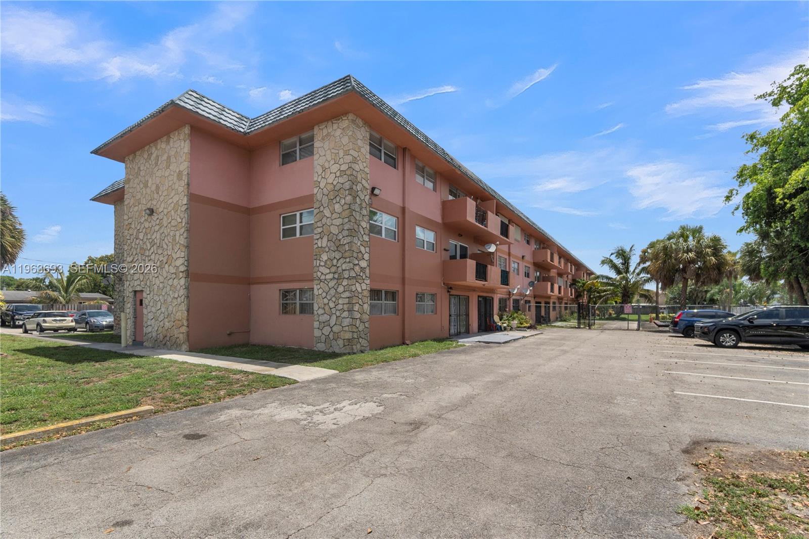 EL PALMAR CONDO - Residential