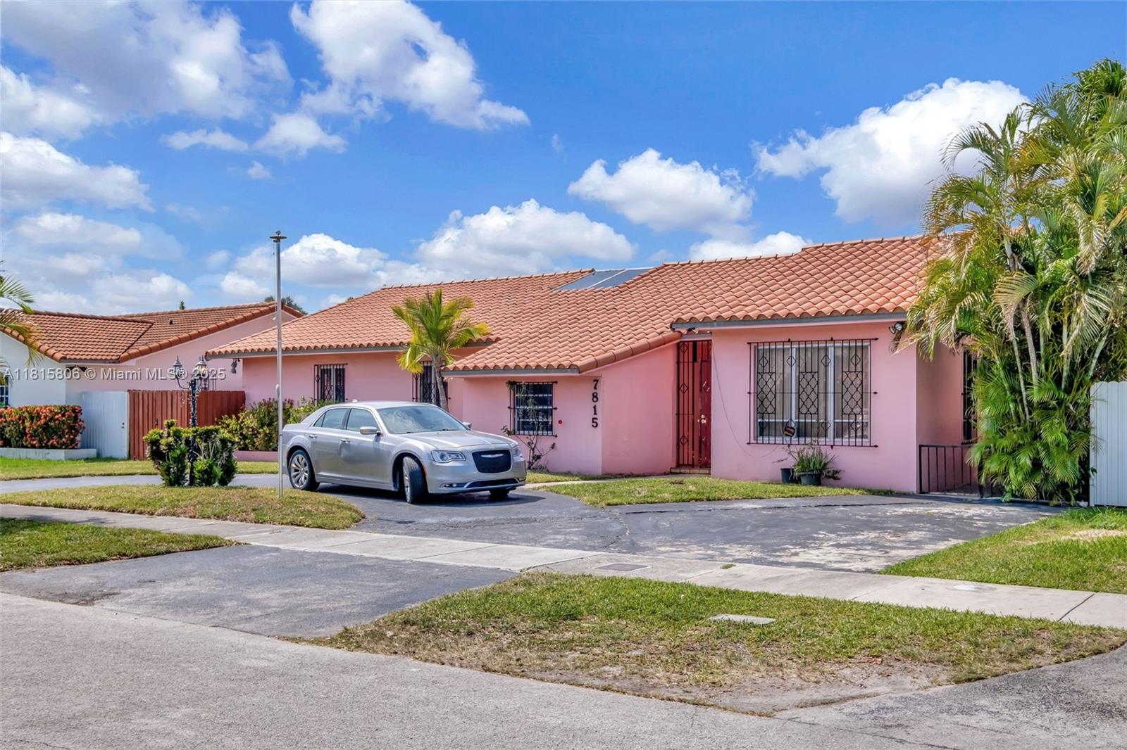 7815 Sw 21st Ter, Miami, Broward County, Florida - 5 Bedrooms  
3 Bathrooms - 