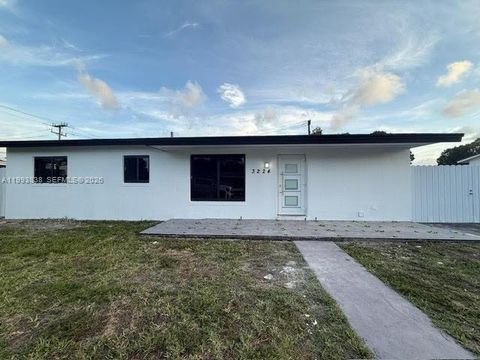 3224 NW 181st St Miami Gardens FL 33056
