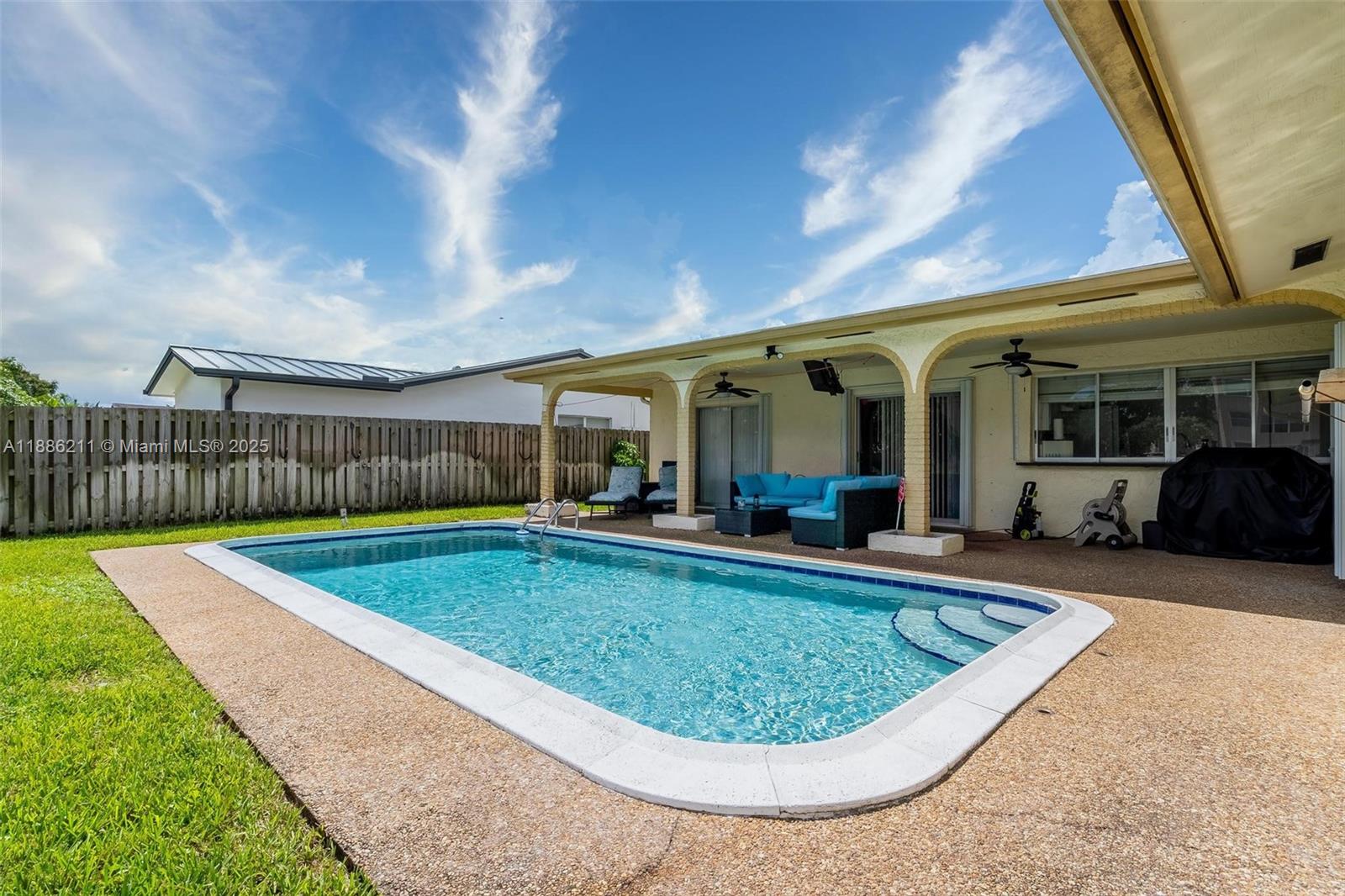 SUNRISE GOLF VILLAGE SEC - Residential
