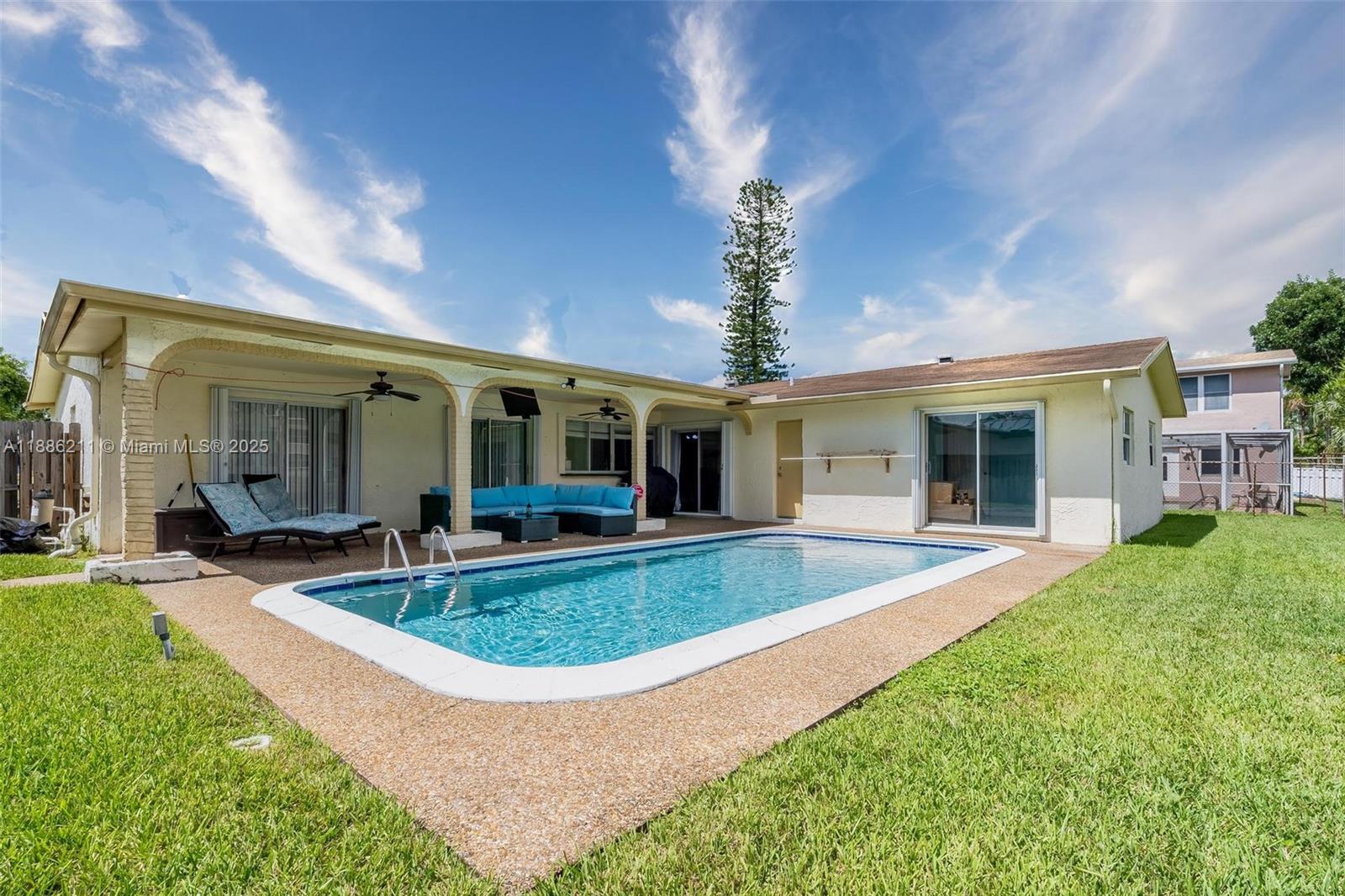 SUNRISE GOLF VILLAGE SEC - Residential