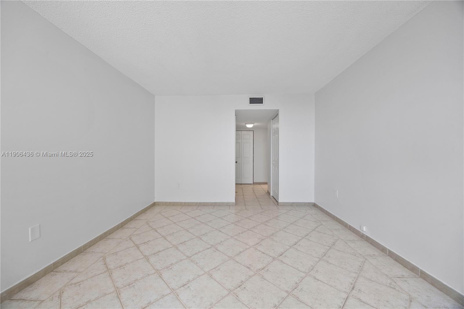 COMMODORE PLAZA CONDO - Residential