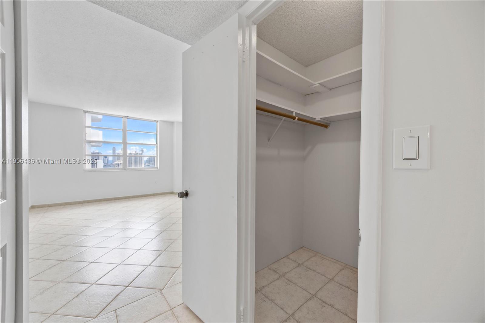 COMMODORE PLAZA CONDO - Residential