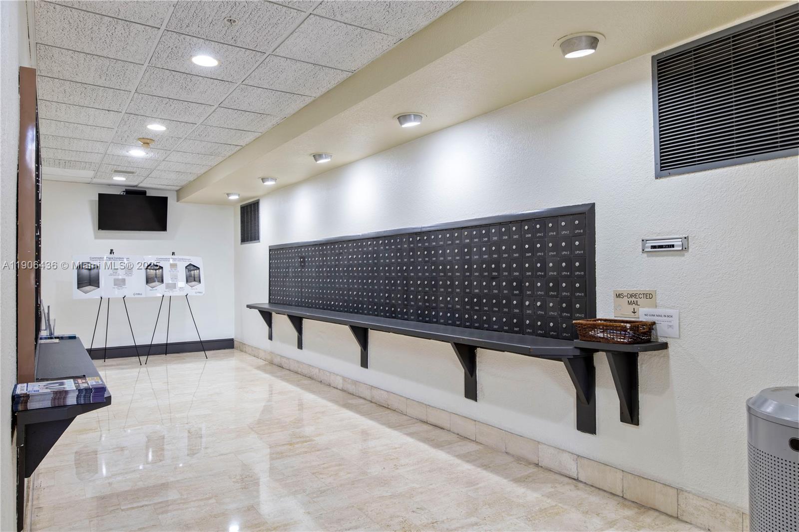 COMMODORE PLAZA CONDO - Residential