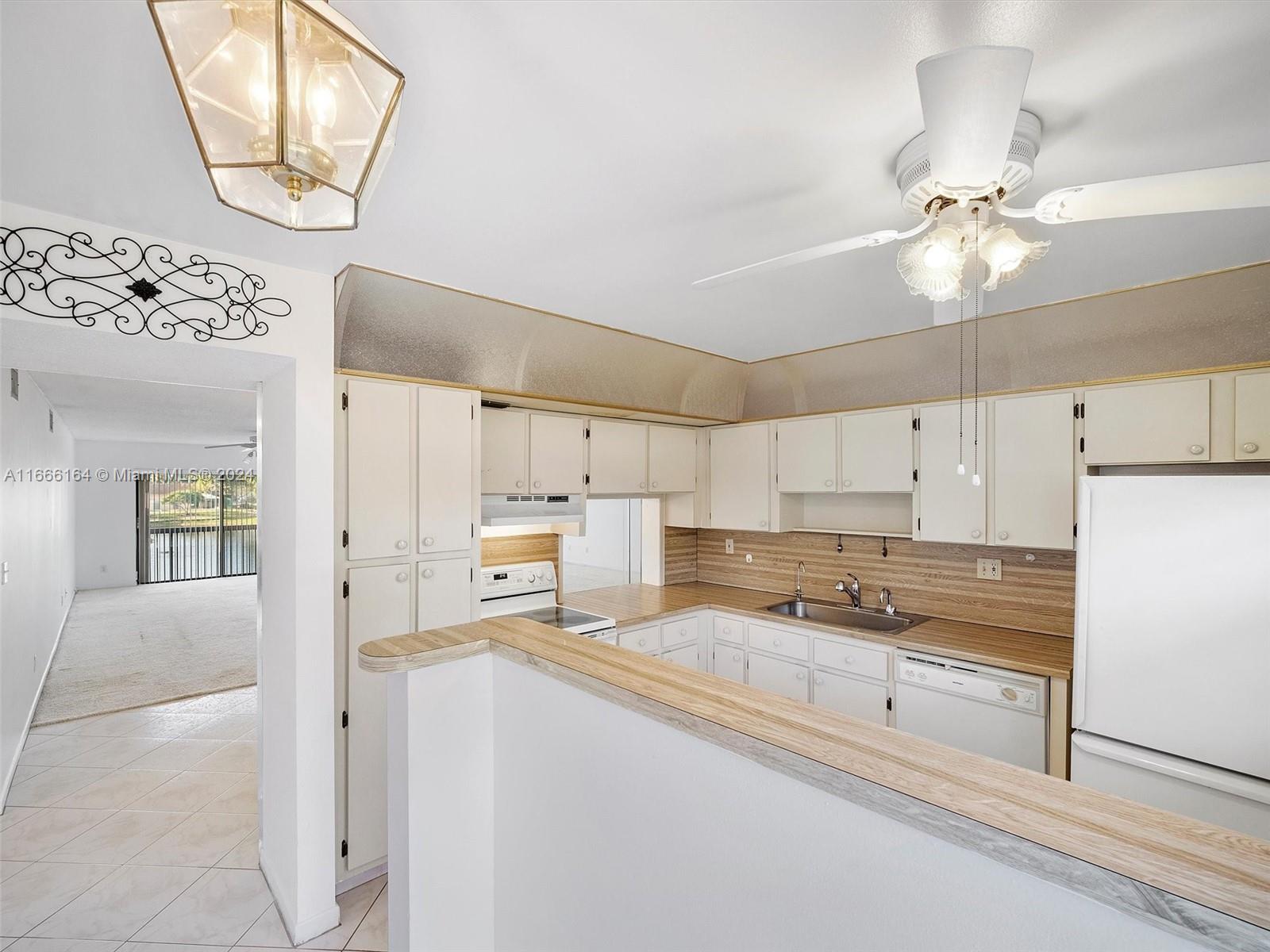 LAKES OF CARRIAGE HILLS - Residential