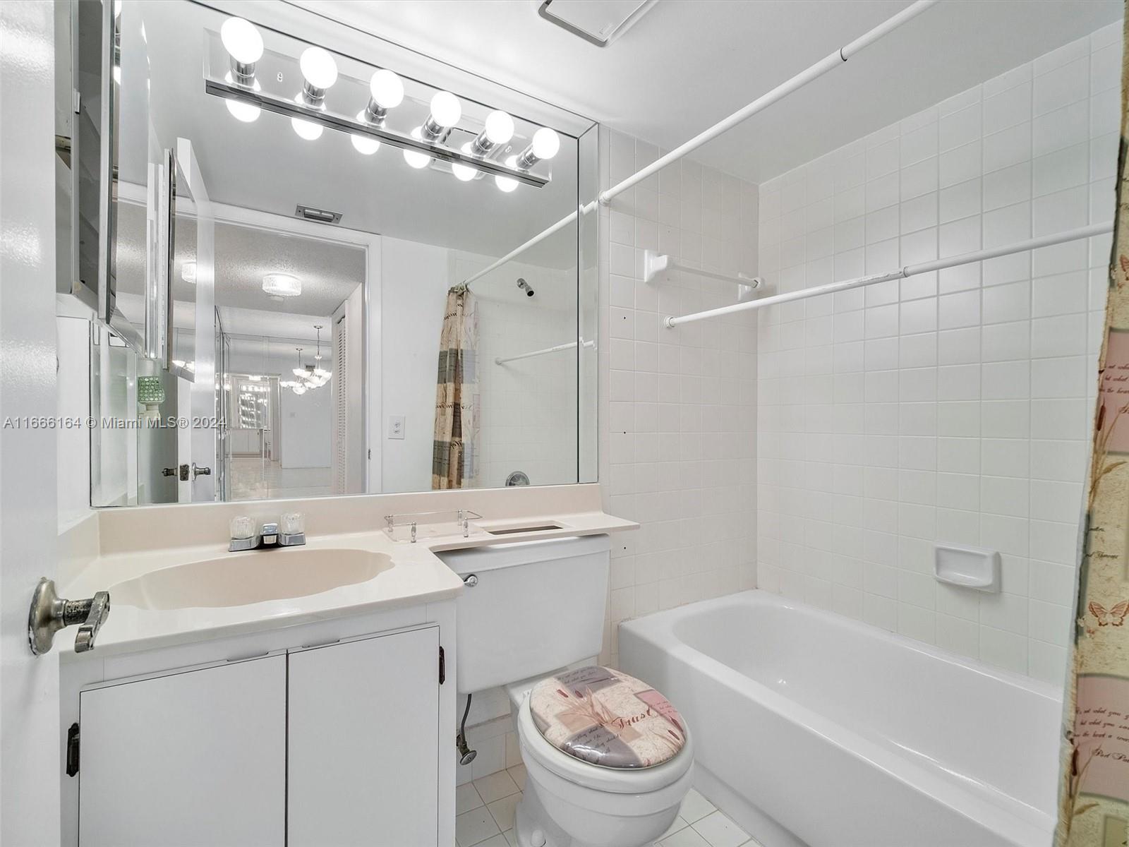 LAKES OF CARRIAGE HILLS - Residential